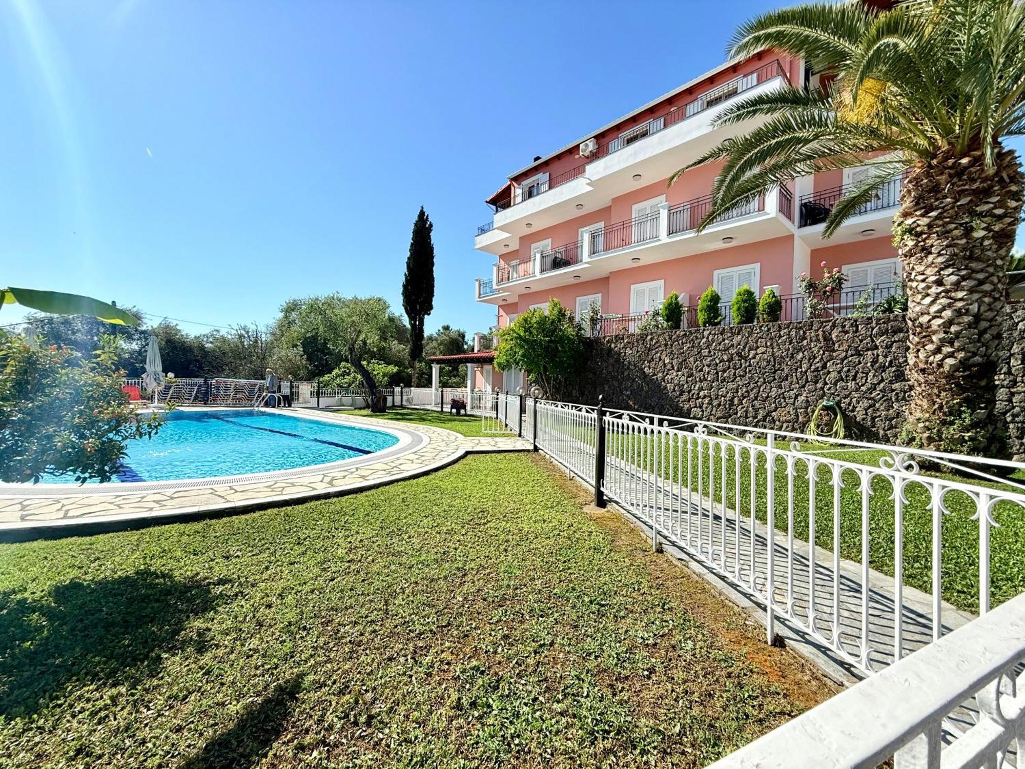 Thomas Apartments Dassia  Exterior foto